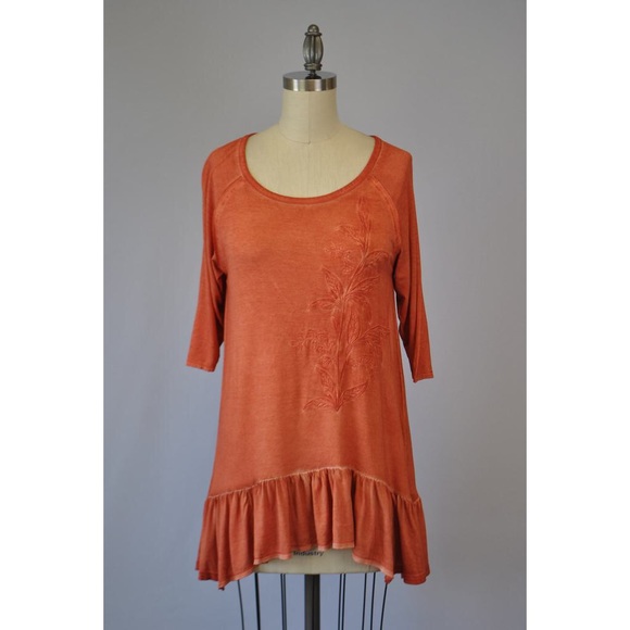 Embroidered 3/4 Raglan Sleeve Ruffle Hem Top - Picture 5 of 8